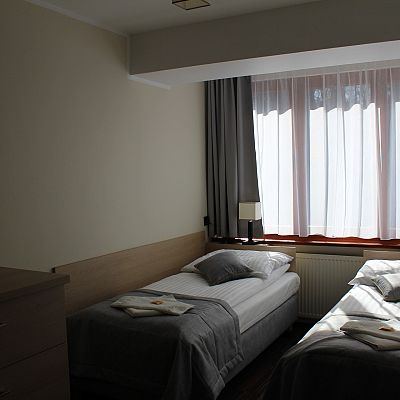 Przykładowa sypialnia w apartamencie 3 osobowym w Pawilonie A
