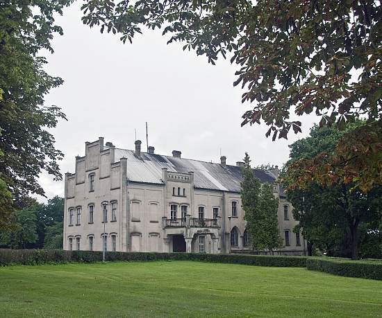 Pałac w Główczycach. Źródło: Wikimedia Commons/ Krzysztof Stadnik