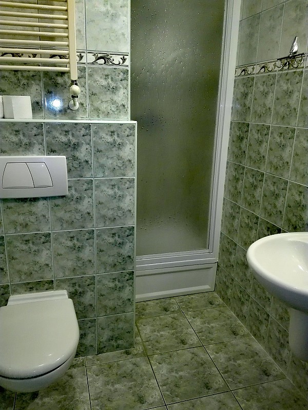 Przykładowa łazienka w pokoju 1 osobowym